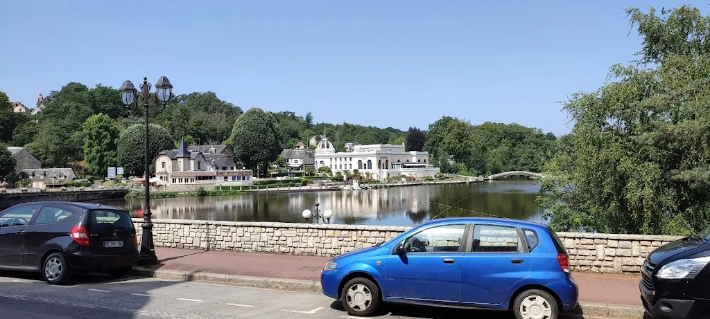 Janet Foxon_La Potinière du Lac_Normandie_review