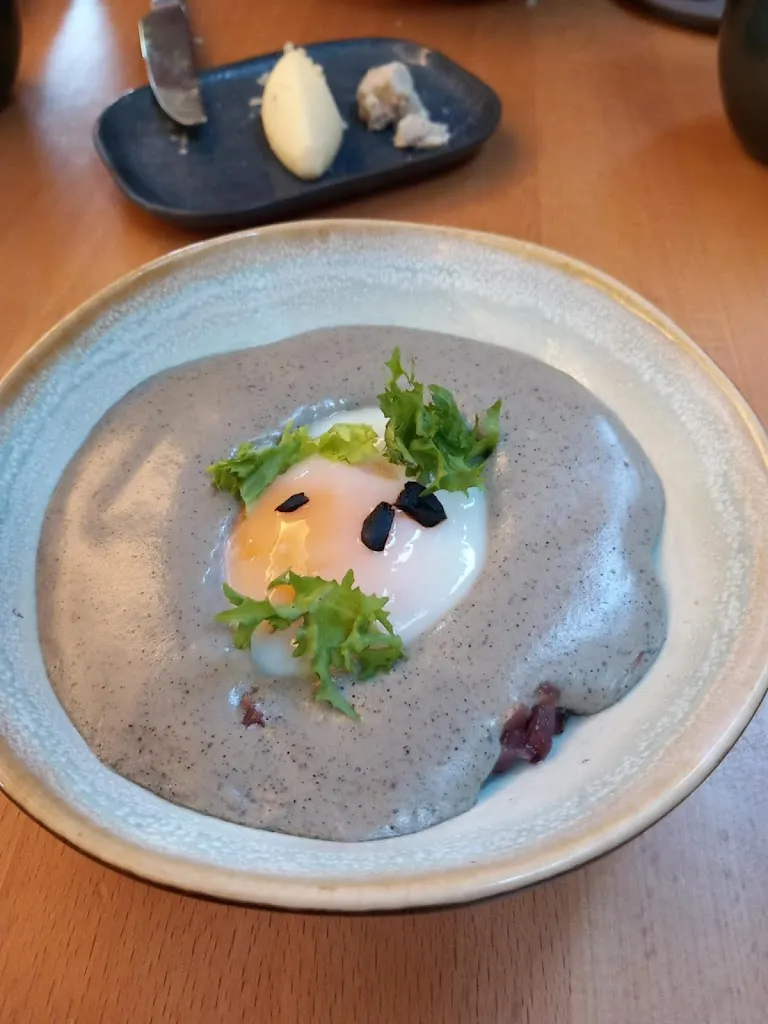 Lucie Breton_La Belle Epoque_Normandie_review