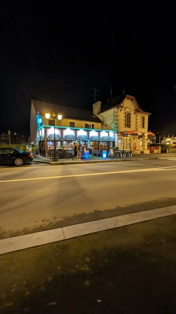 Gasgas_Le Café de Paris_Normandie_review