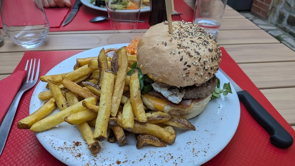 Burger Street & Grill_Normandie_slider_image_3