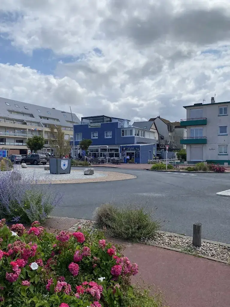 C Wh_Le coq hardi_Criel-sur-Mer_review