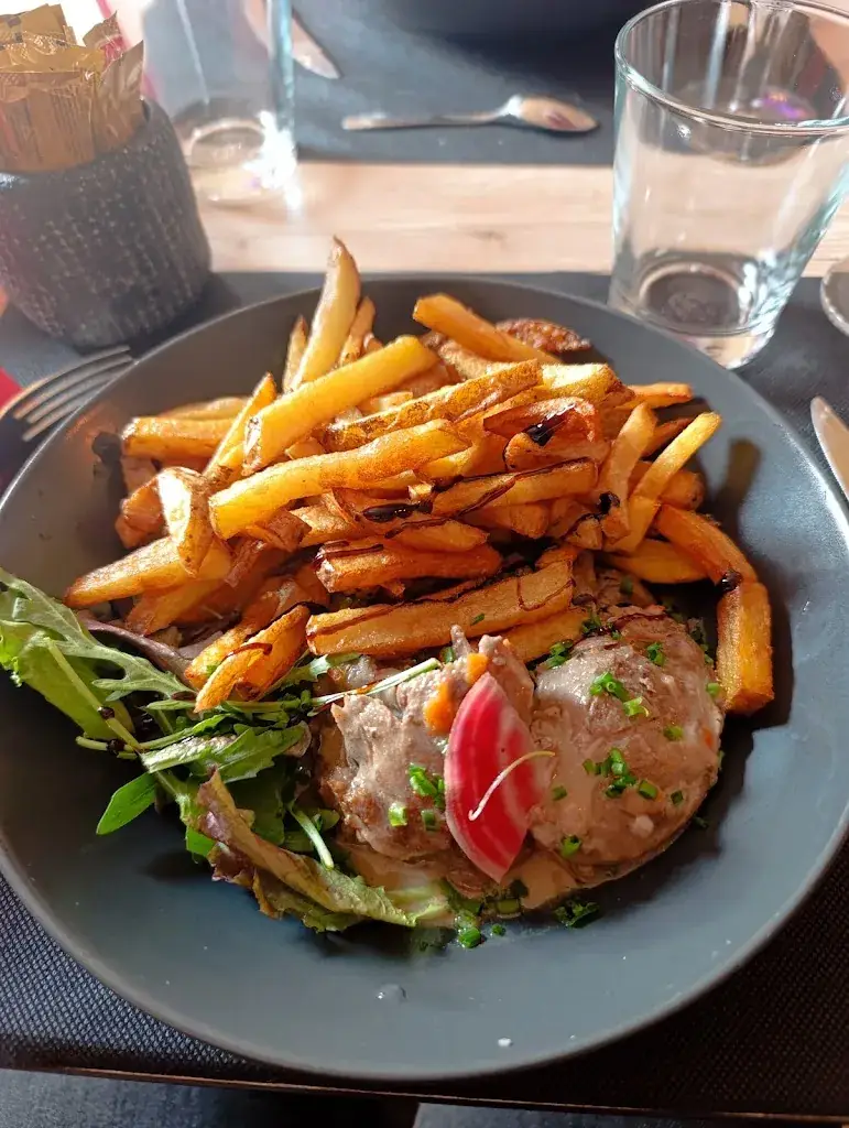 Ingrid Krzyworzeka_LA BONNE ASSIETTE 76_Flocques_review