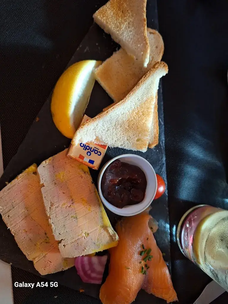 Adèle Roussel_LA BONNE ASSIETTE 76_Flocques_review