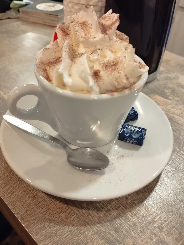 Marie Charlotte Ducatillon_L'Olympic_Grenay_review