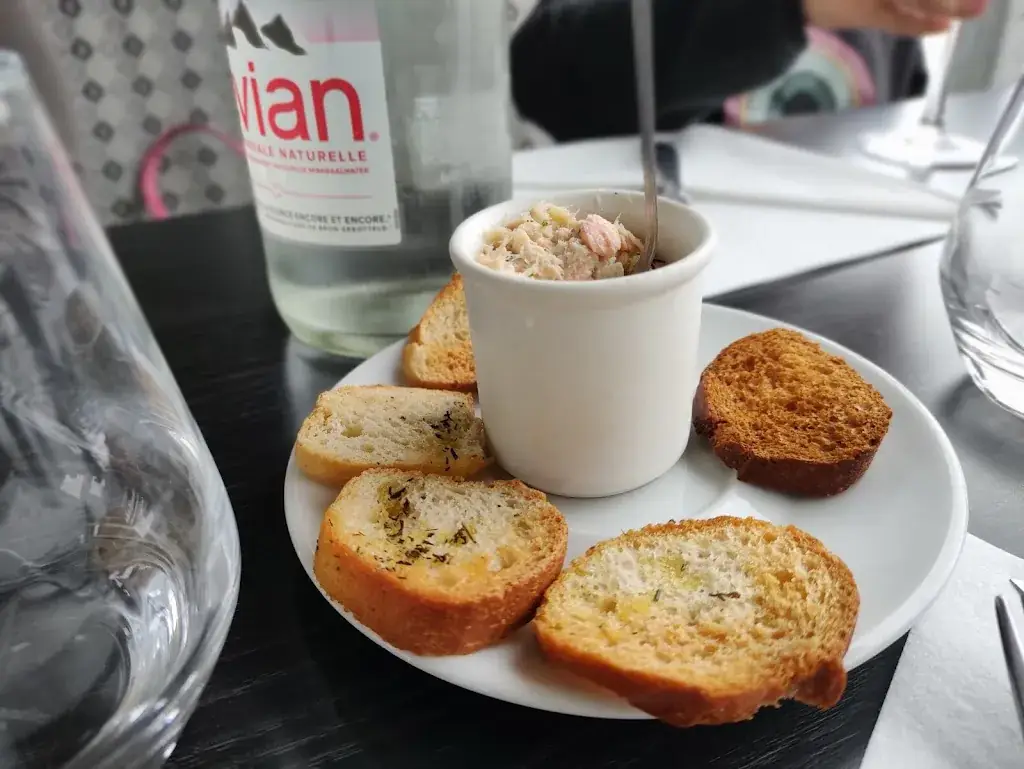 Manfred Wisniewski_La Péniche_Deauville_review