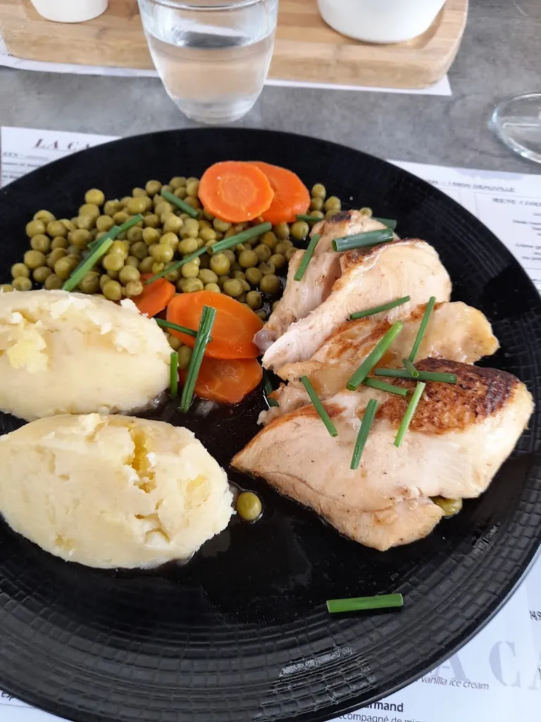 Elaine Adams_La Cantine de Deauville_Deauville_review