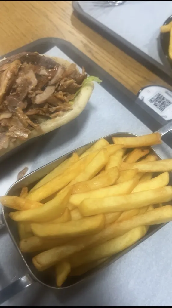 Noémie “‫ميمي‬” D._O baba_Déville-lès-Rouen_recensione