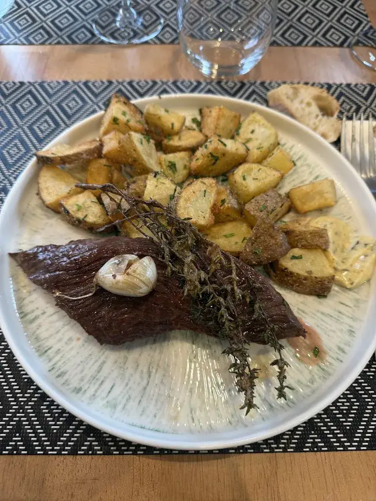 Morgane Génasi_L'Épicurien_Saint-Jacques-sur-Darnétal_review