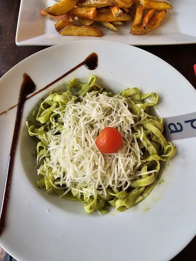 Sarah Schäd_L'Indus Bistro Brasserie_Gaillard_review