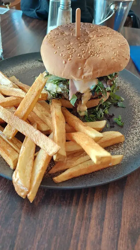 Jane Denysova_L'Indus Bistro Brasserie_Gaillard_review