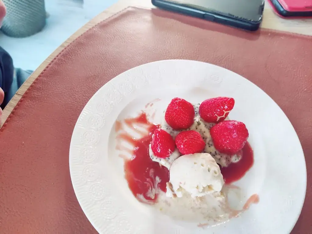 Veronique Pinochet_L'hydromel_Dives-sur-Mer_review