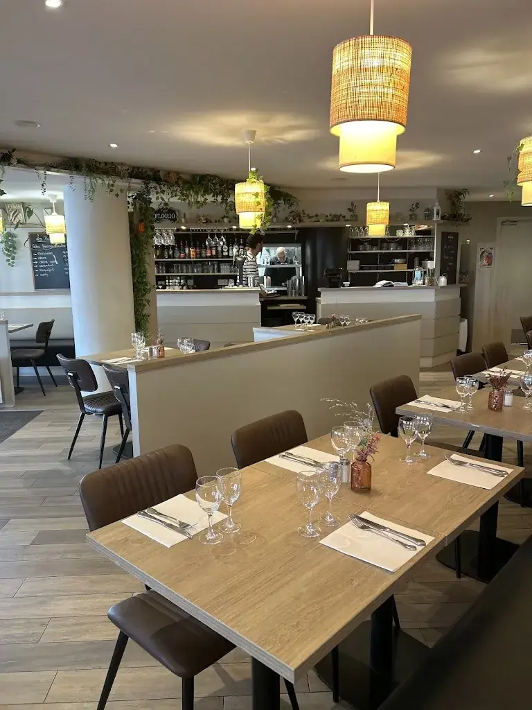 Le Bistrot du Port Restaurant in Dives-sur-Mer