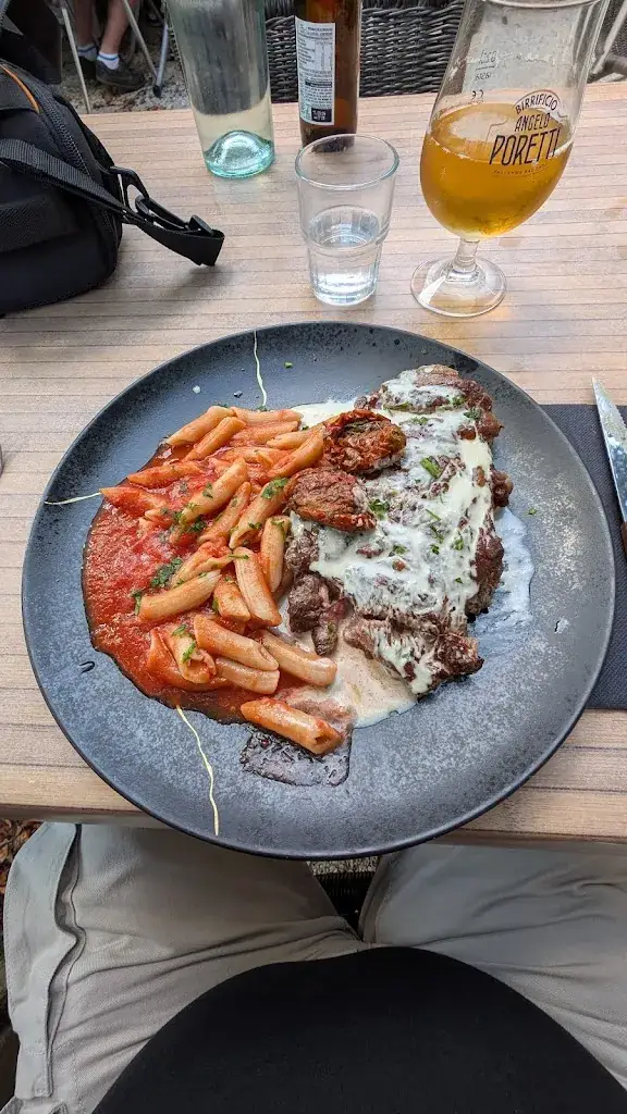 Daniel De Rocker_L'Echauguette_Poiraie_review