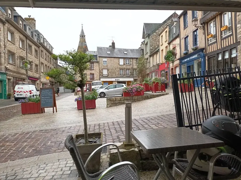 Le Bistrot St Julien ristorante a Poiraie