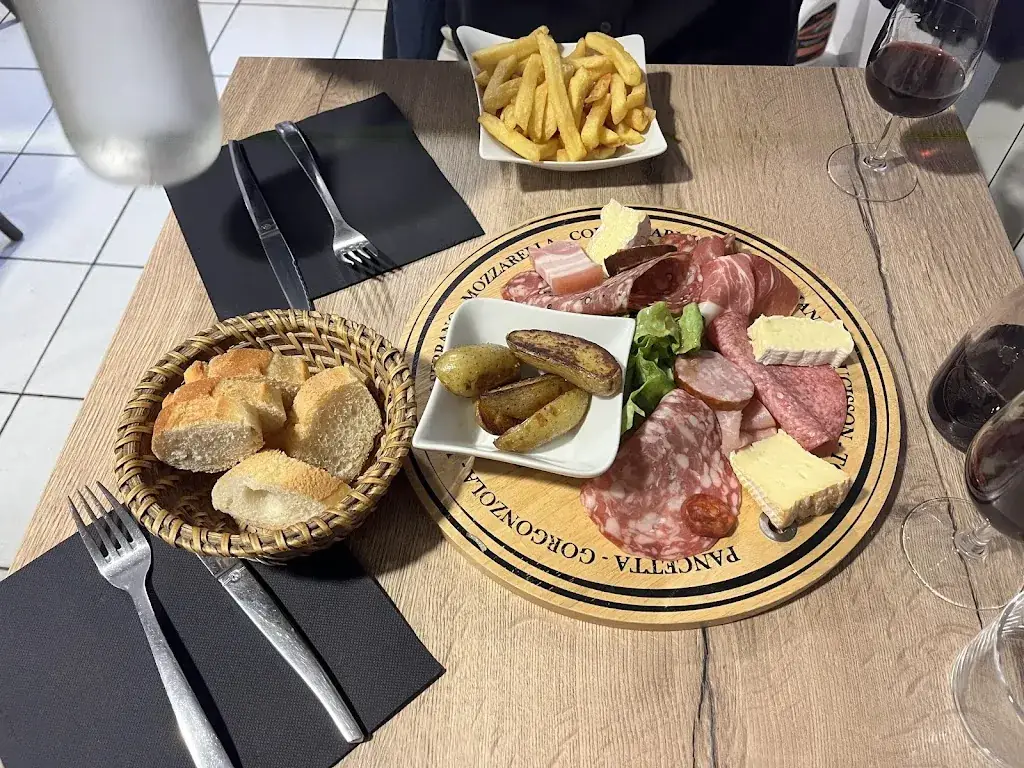 Le Bistrot St Julien_Poiraie_slider_image_2