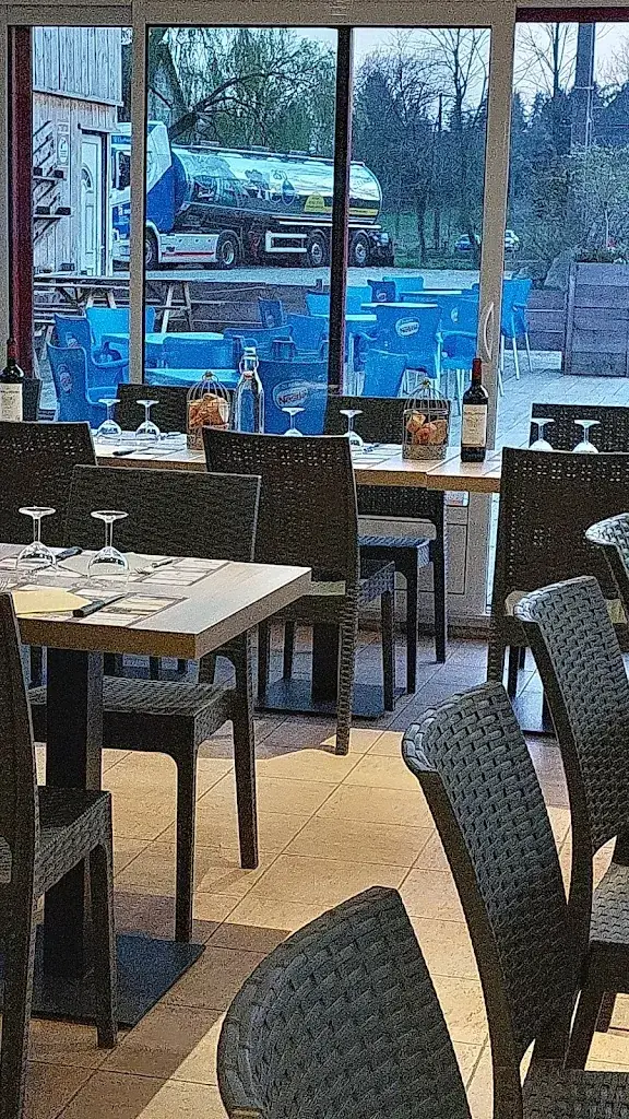 Le Resto du 120 ristorante a Poiraie