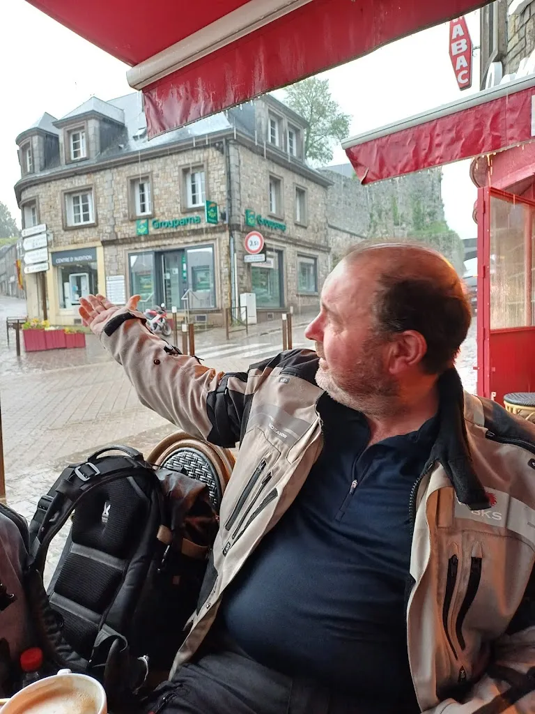 Ginny Chandler_Le Central_Poiraie_review