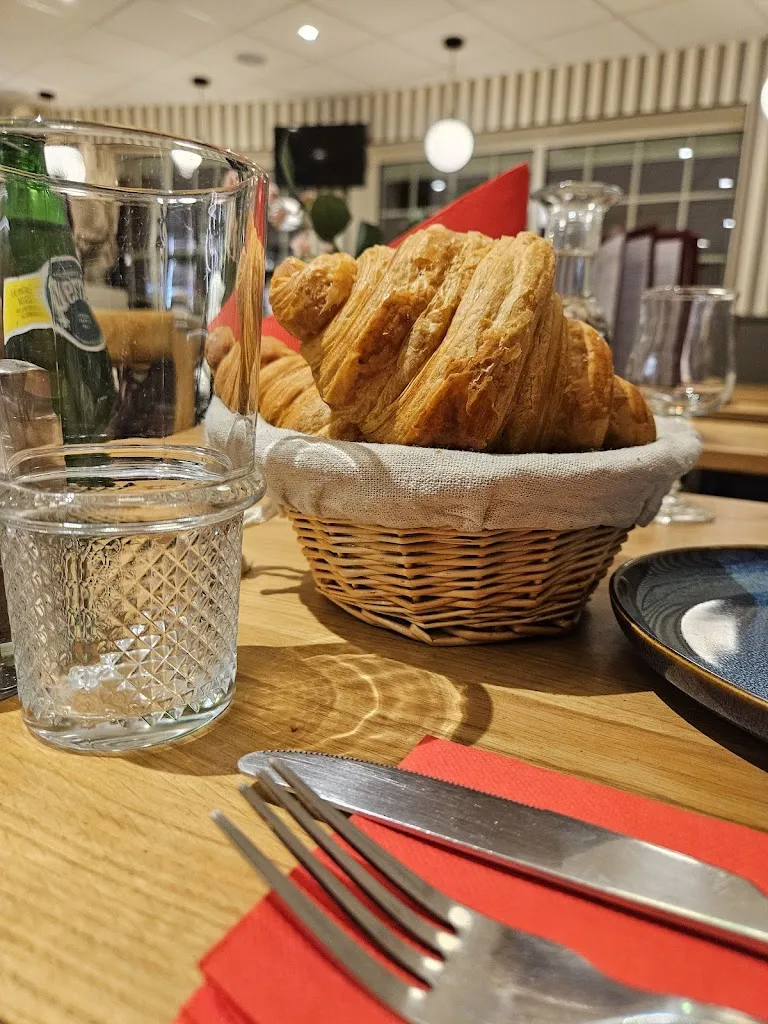 Le Central_Poiraie_slider_image_2