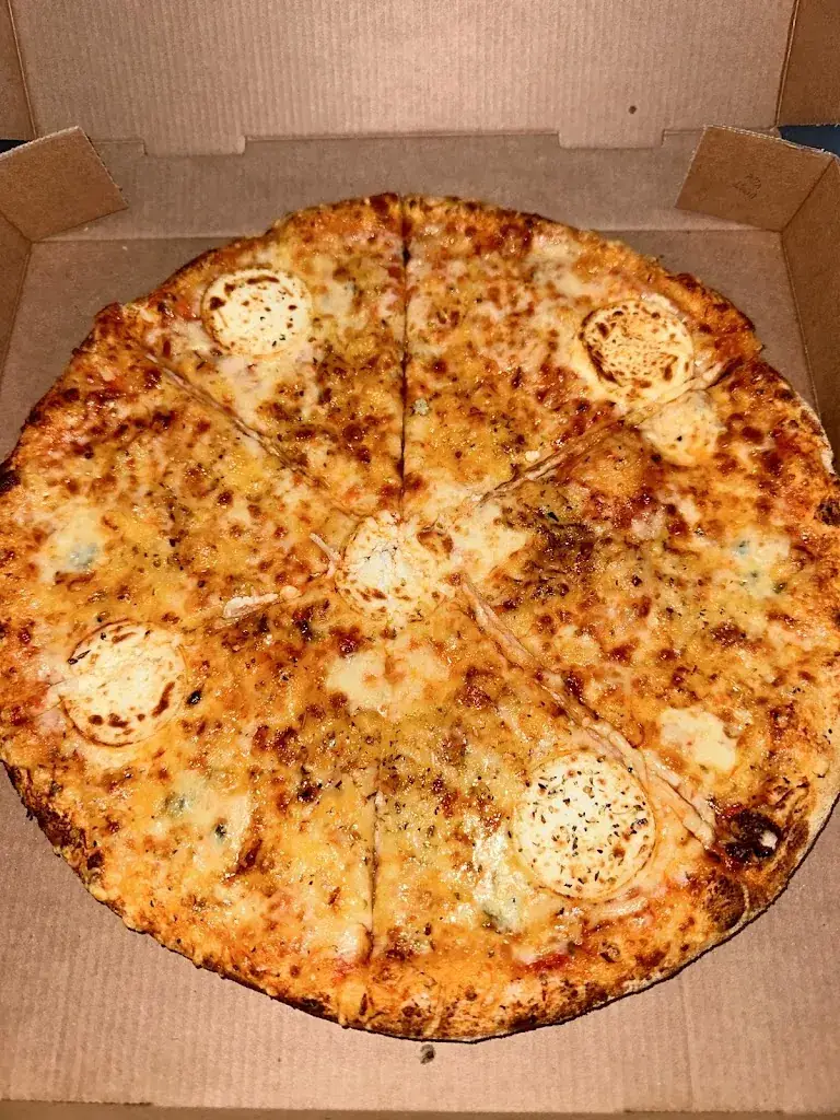 W K_Pizza Land Domfront_Poiraie_review