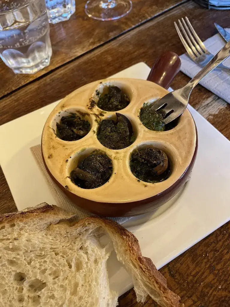 Augusta CH_Café Forges_Beuvron-en-Auge_review