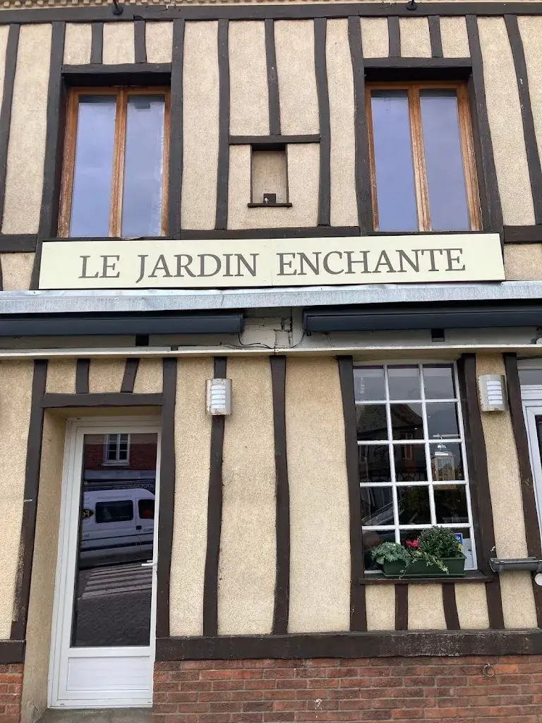 Le Jardin Enchanté Restaurant in Envermeu