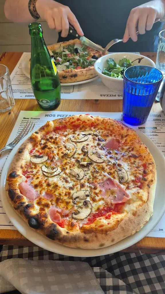 John McIntyre_La petite reine_Duclair_review