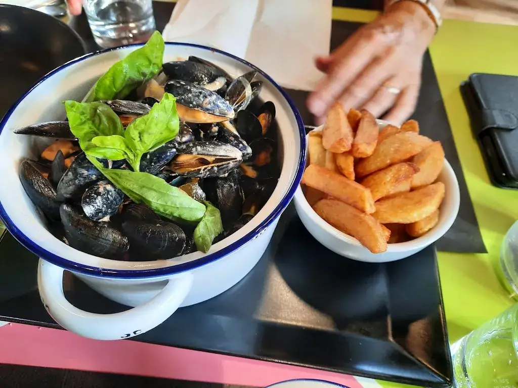 Le Comptoir de l'École_Monts-sur-Orne_slider_image_3