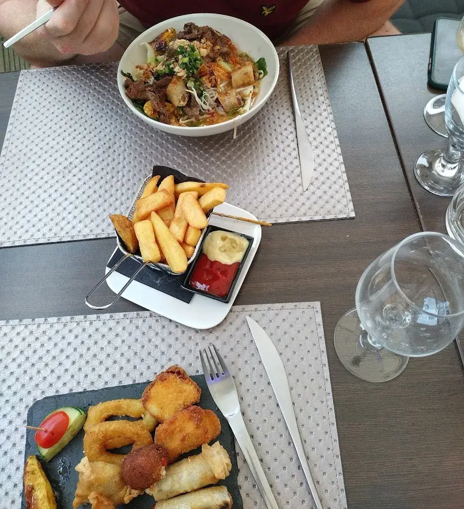 Eimear Ryan_Bulles Bazar_Argentan_review