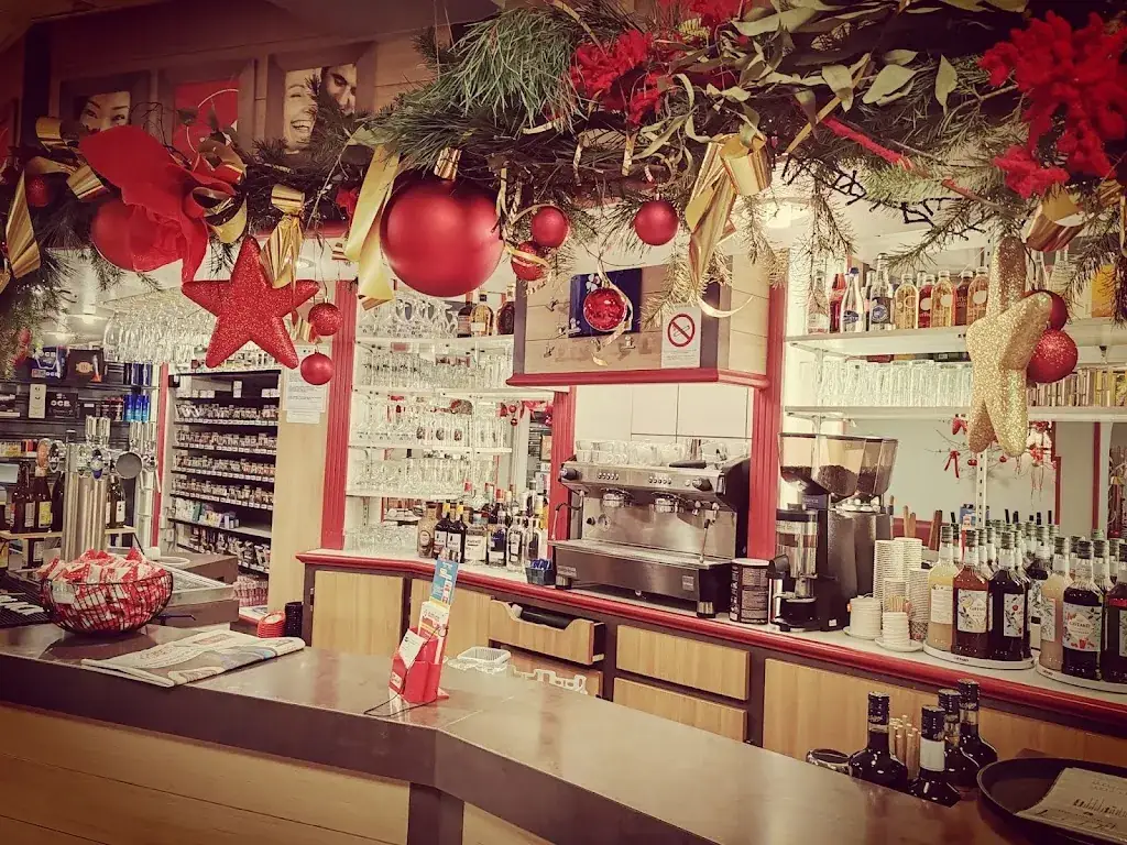 Tabac la renaissance restaurant in Écouché-les-Vallées