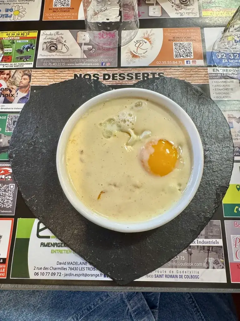 camille thomas_Café des Halles_Saint-Romain-de-Colbosc_review