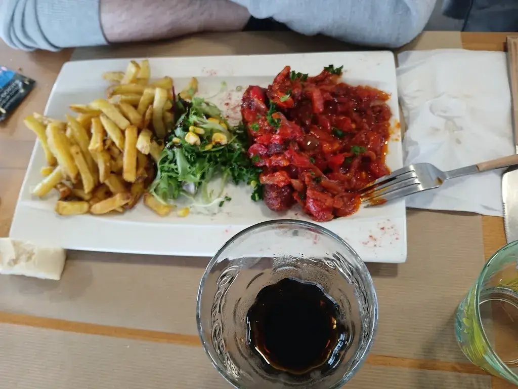 Yolande Ferrand_La Saline Cherbourg - Bar Brasserie Glaces_Cherbourg-en-Cotentin_review