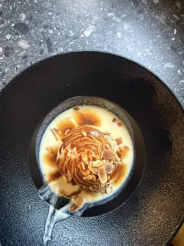 Chihade Anemarie_La Flottille_Étretat_recensione