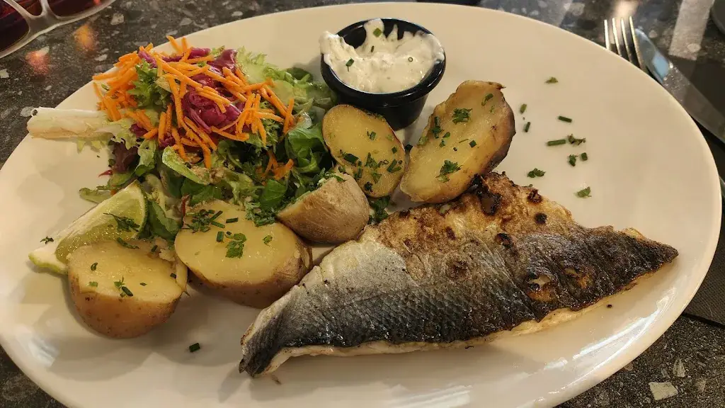 La Flottille_Étretat_slider_image_3