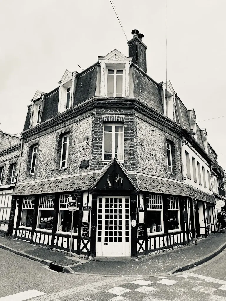 Tina Roy_Bel Ami_Étretat_review