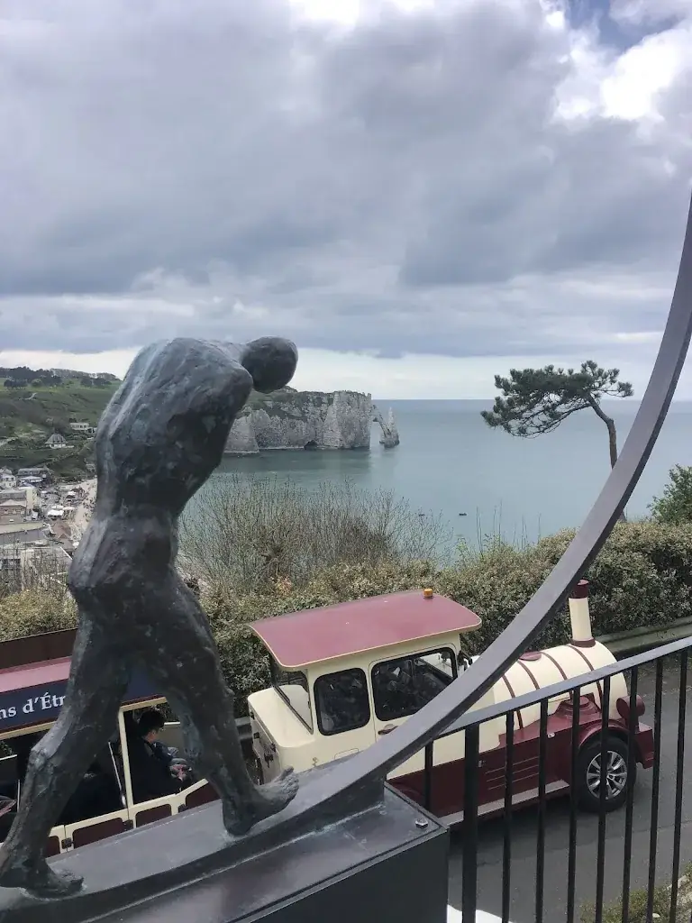 Yannick Ferreira_Le Romain d'Etretat_Étretat_recensione