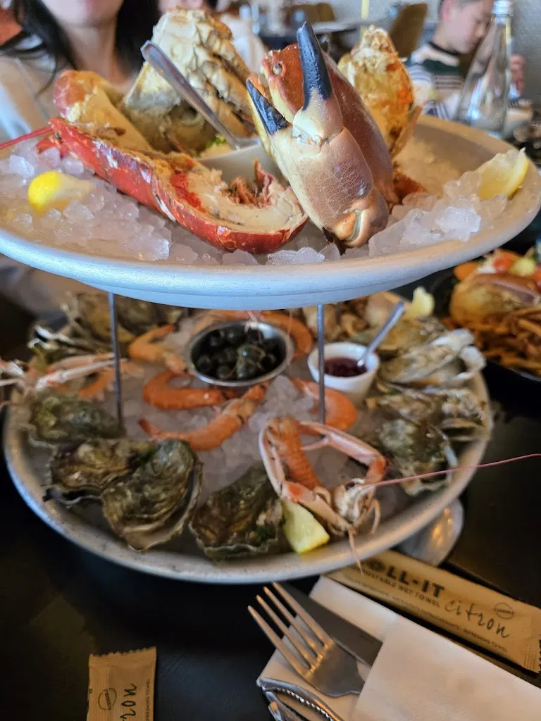 Marc T._Le Homard Bleu_Étretat_recensione