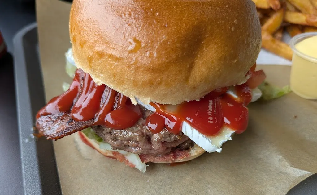 Simon Kosz_CHEZ POTO_Évrecy_Bewertung