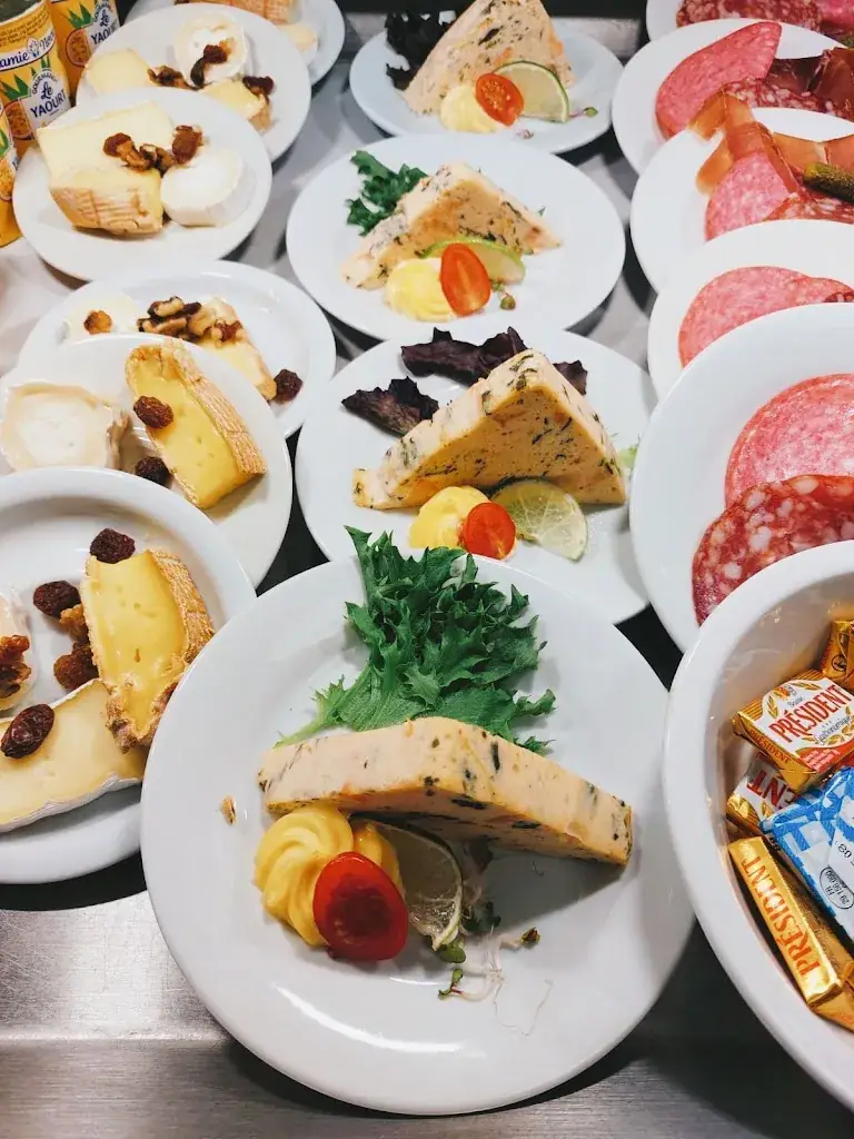 Les P'tites Ripailles_Étrépagny_slider_image_2