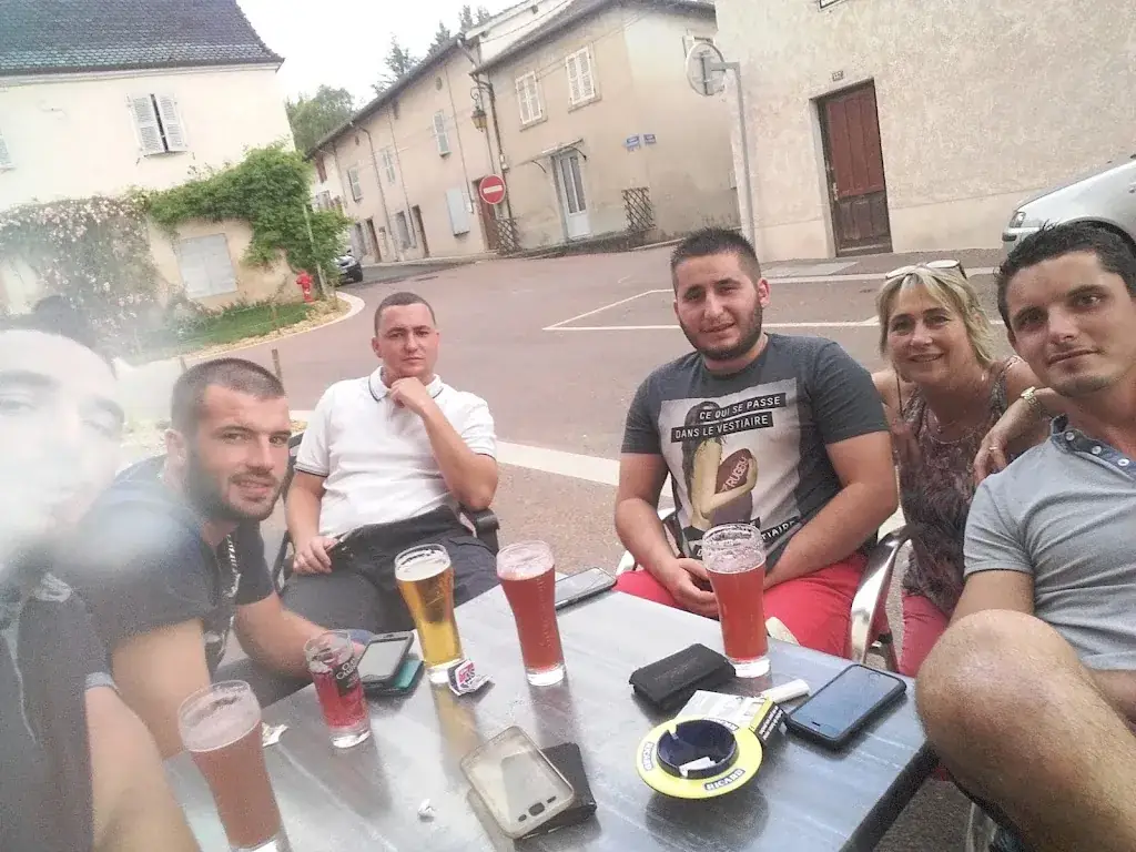 Auberge de la Calonne restaurant in Guéreins