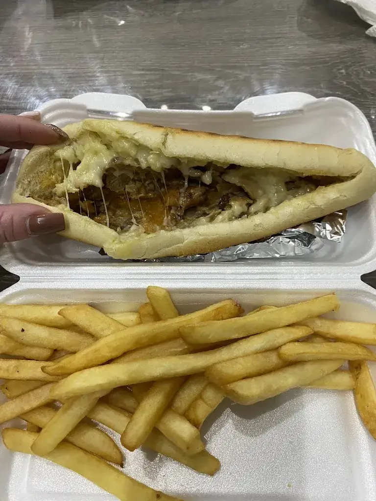 Charlène Petit_Le Pacha_Étrépagny_review