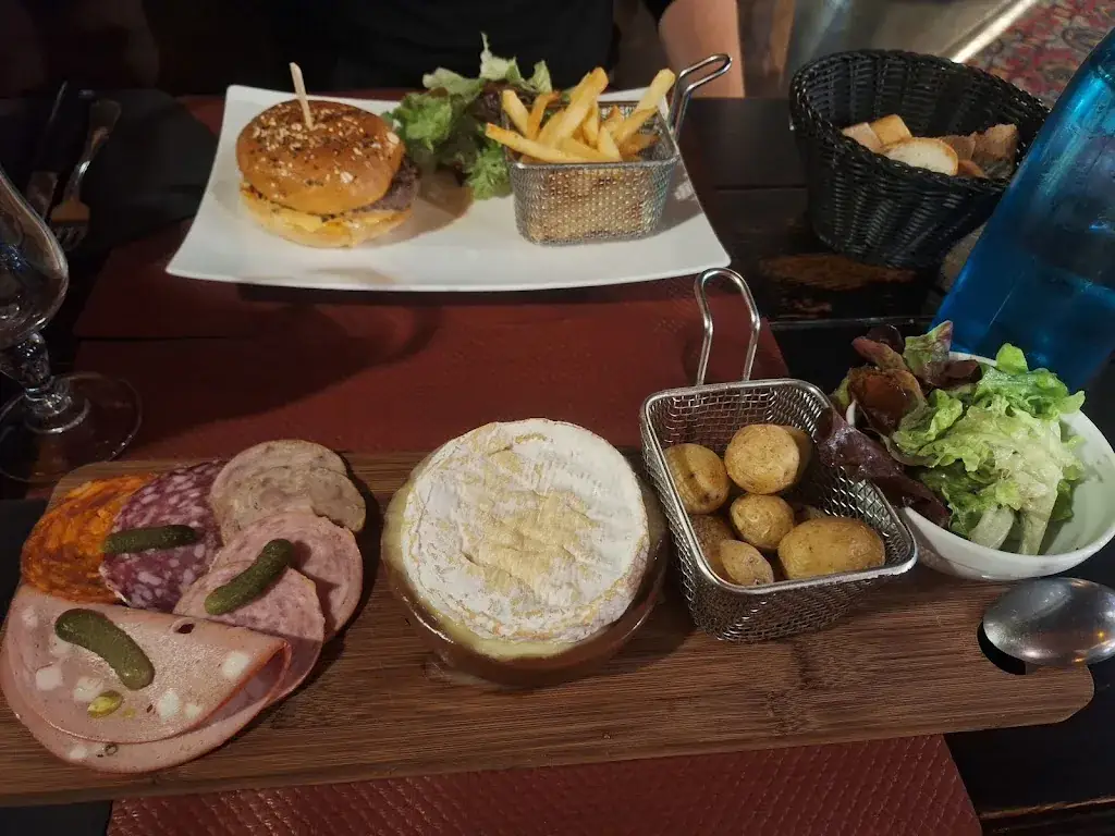 C HP_Le BLACK BIRD_Ézy-sur-Eure_review