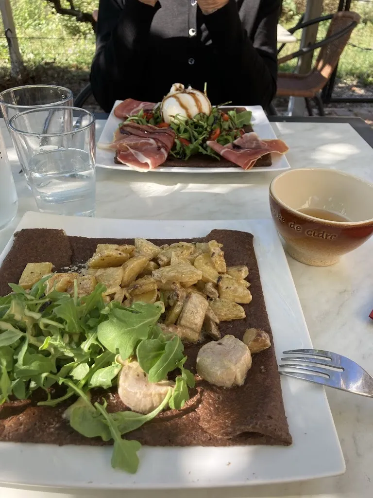 Linda K_Crêperie de la Côte Blanche_Ézy-sur-Eure_review