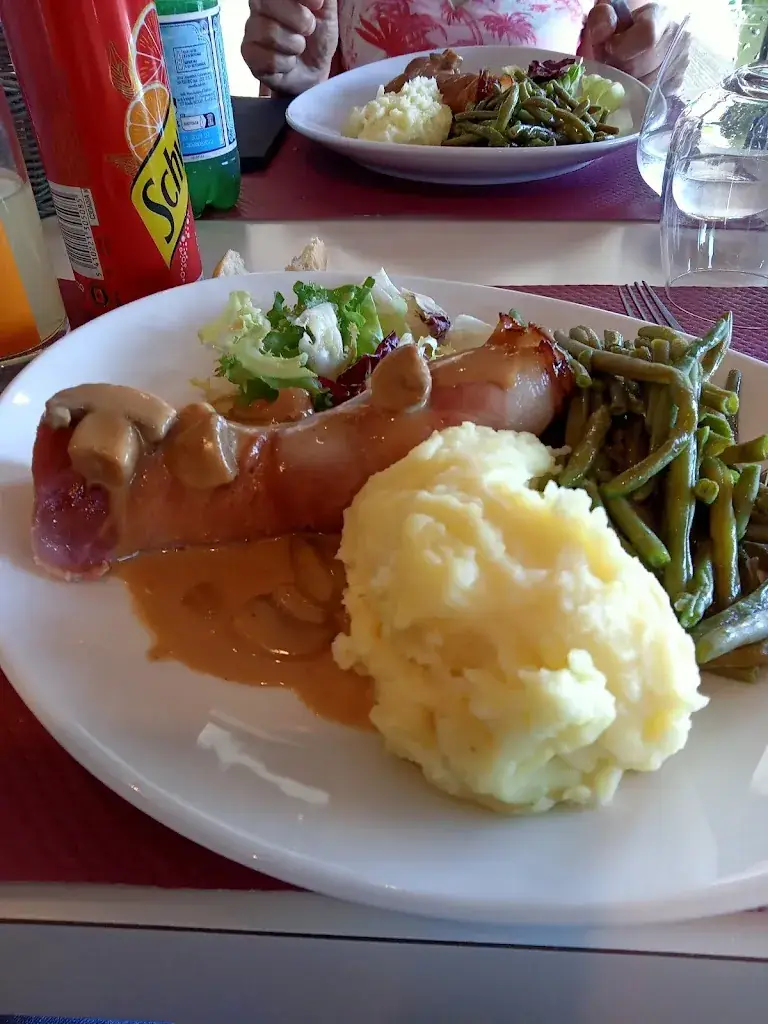 Le Pti' Resto restaurant in Falaise