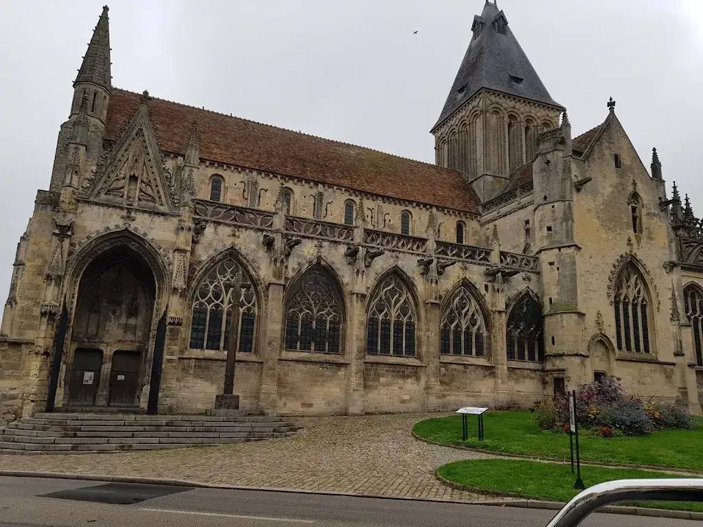 Ernest Ord_La Lanterne_Falaise_review