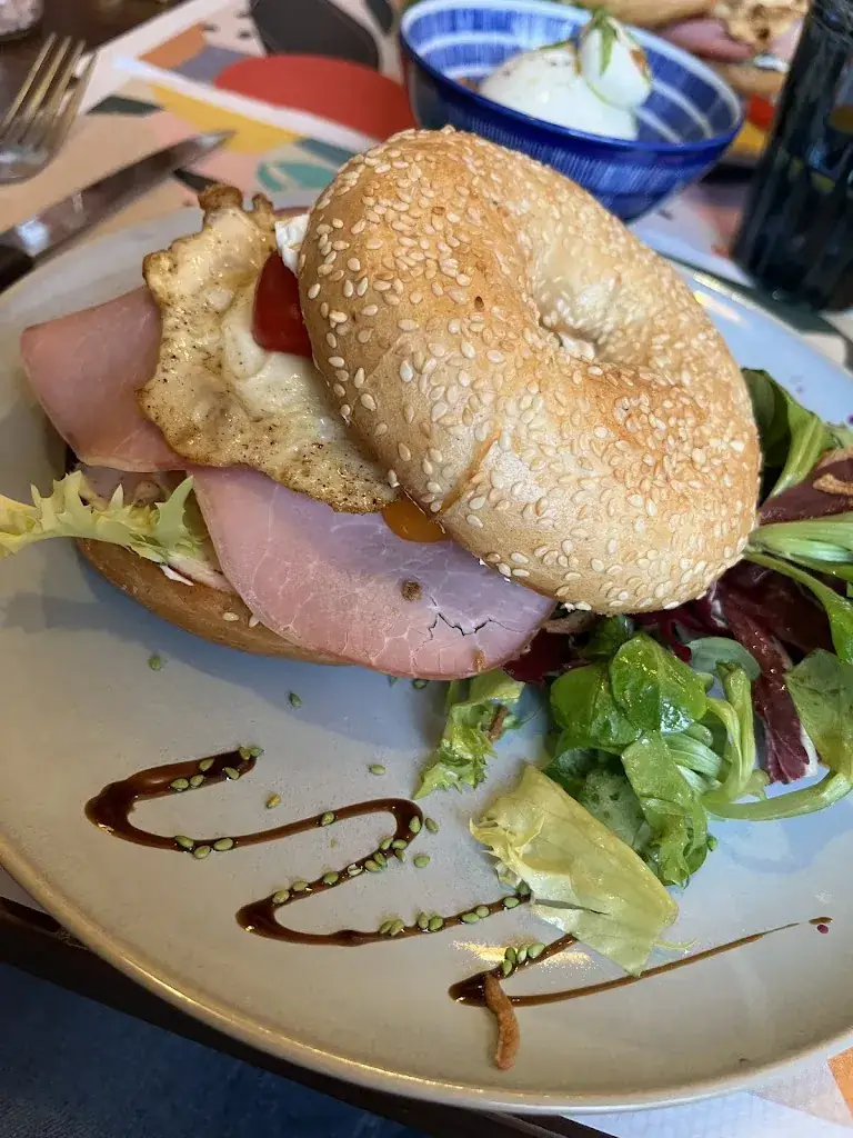 Chloé Peretti_Pistache_Falaise_recensione