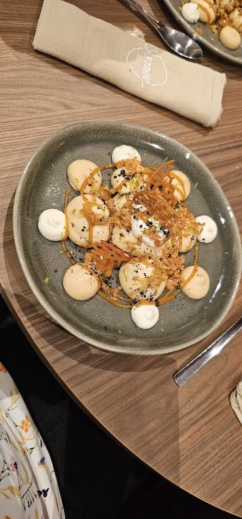 Emilie Pauvit_Osmose_Falaise_review