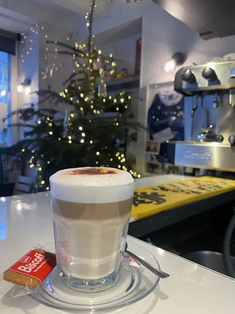 Au Café Du Coin_Pieux_slider_image_2