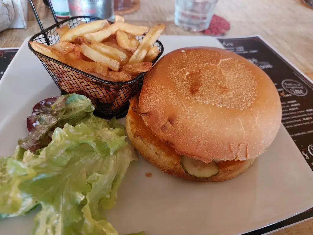 Chez Ferdinand_Pieux_slider_image_3