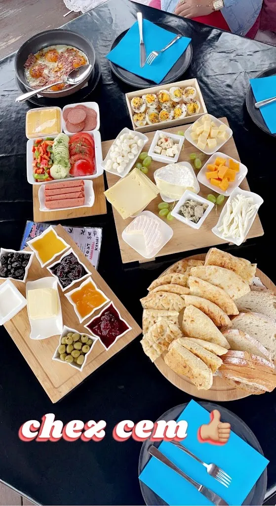 Leyla Dream_Chez Cem_Flers_review