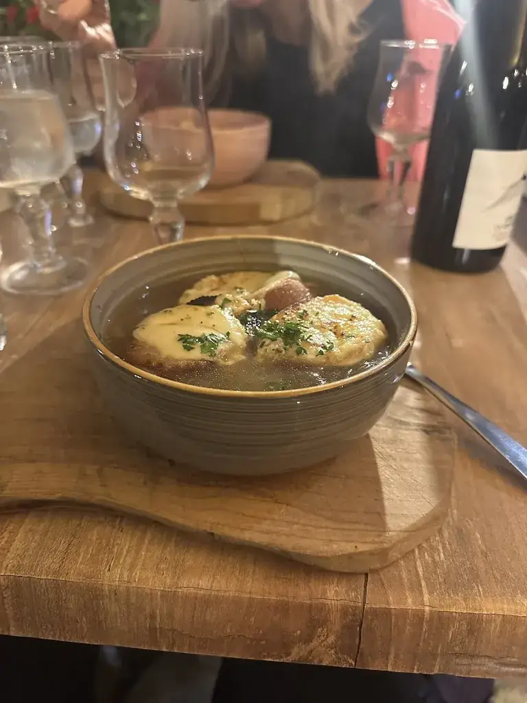 Brian Kelly_Les Halles_Lyons-la-Forêt_review